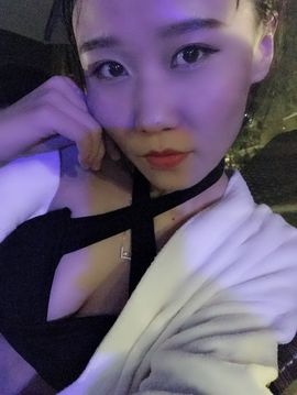 ゛唱情歌的风儿ღ主播照片