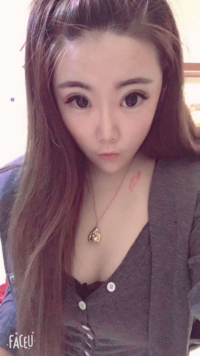 刘漂亮👄主播照片
