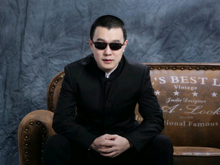 善待无奈主播照片