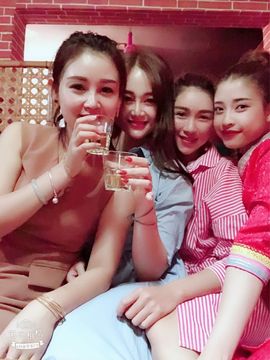 小洋高主播照片