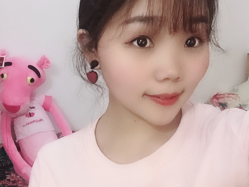 兮颜8的主播海报