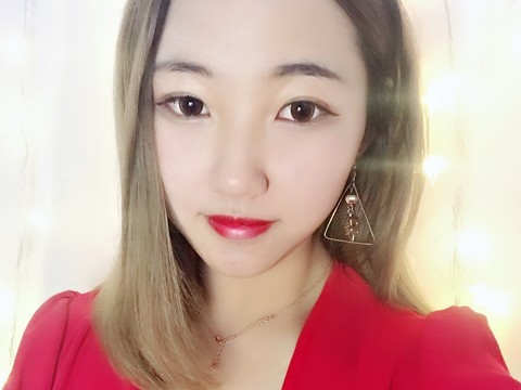 草莓小奶妹🍓海报