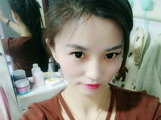 一葉荒涼的主播照片