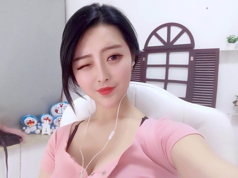 阿玉播日常海报