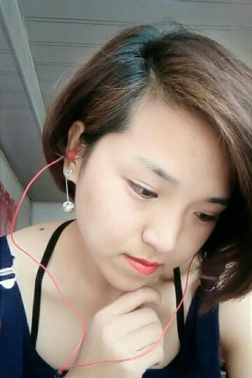 高姿态👂的主播照片
