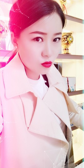 小烟缸冰儿主播照片