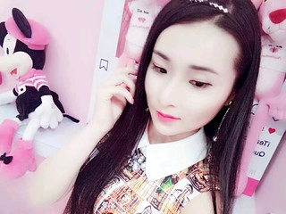 天边的飘云的主播照片