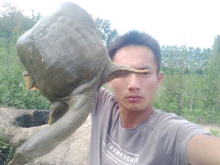周铁匝的主播照片