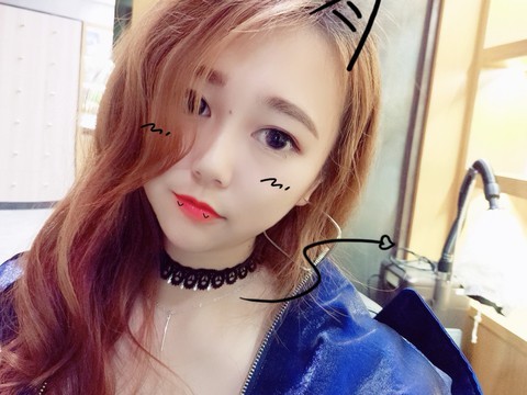 洋气的小丑女海报