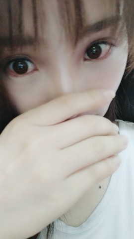 请收索18500房间主播照片