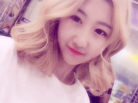 飞起的四大美人海报