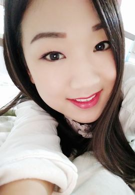 凌菲唱情歌主播照片