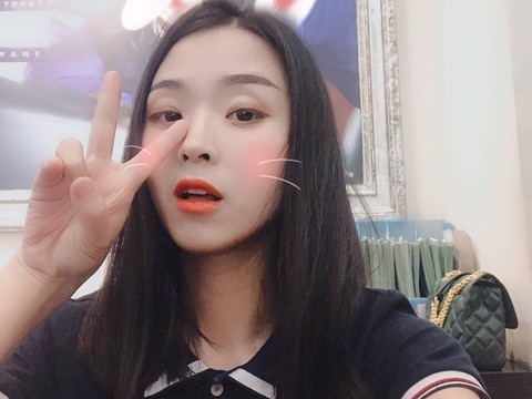 一再的微笑海报