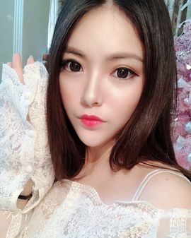 小迷妹米娅主播照片