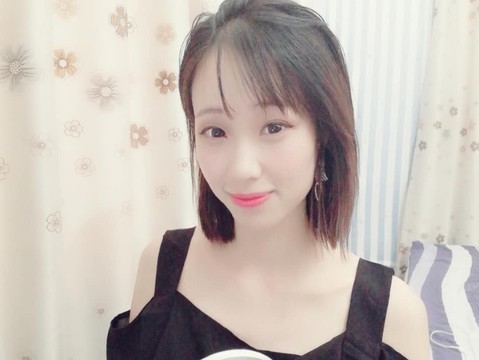 妮可😈海报