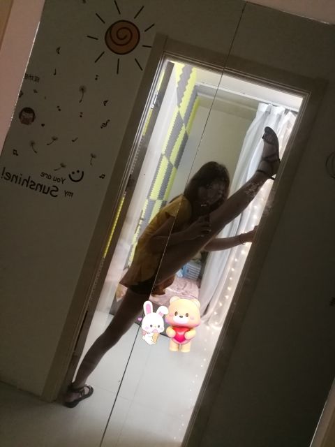 新人小希的主播照片