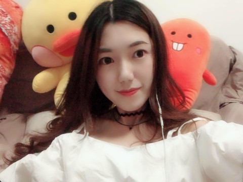 KitZ琪琪海报