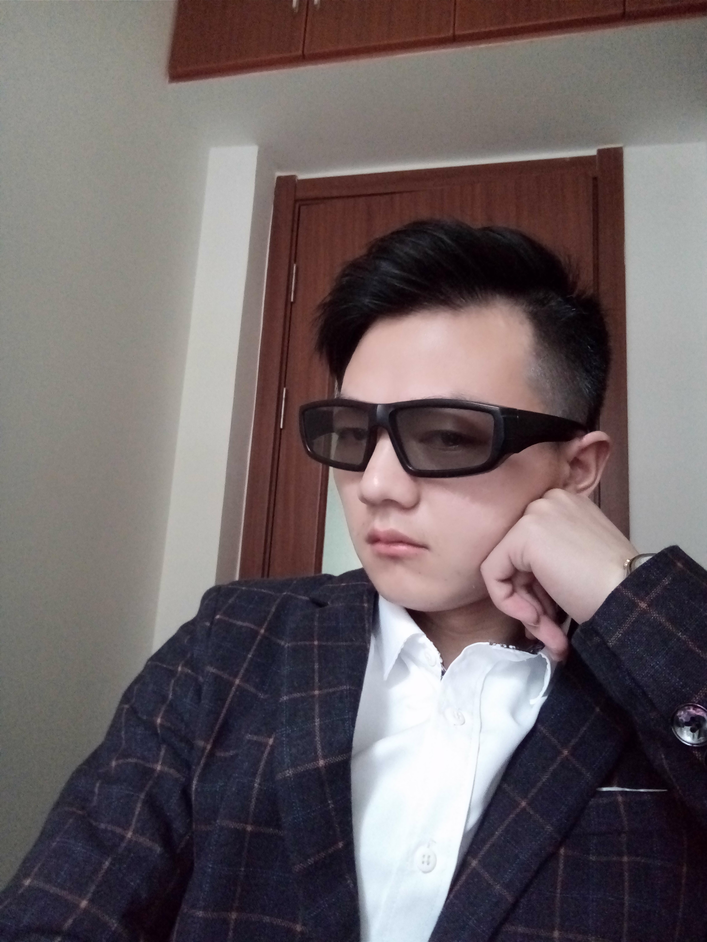 孤独洋洋的主播照片