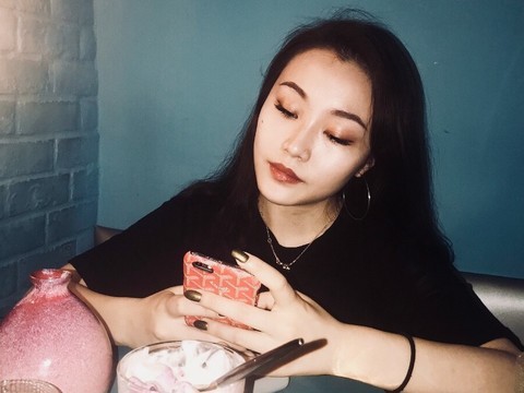 新人主播💓阿梓海报