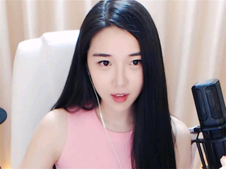 123+++無聊的主播照片