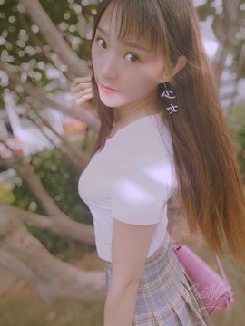 请收索18500房间主播照片