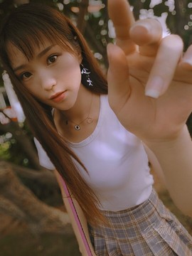 请收索18500房间主播照片