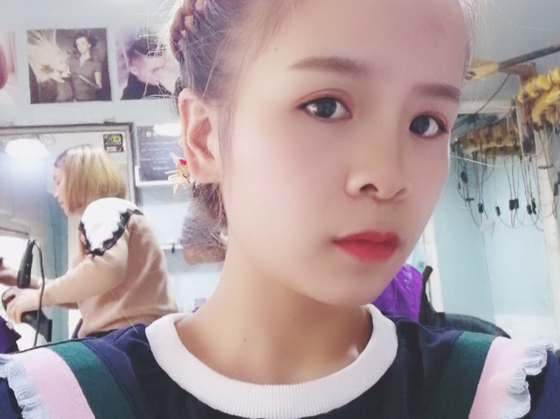 茜茜卡的主播海报