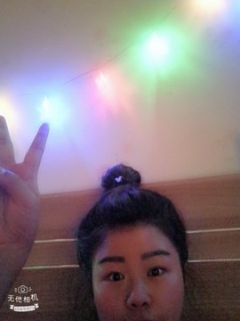酷酷的小闺女主播照片