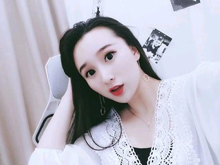 刮落梨花雨的主播照片