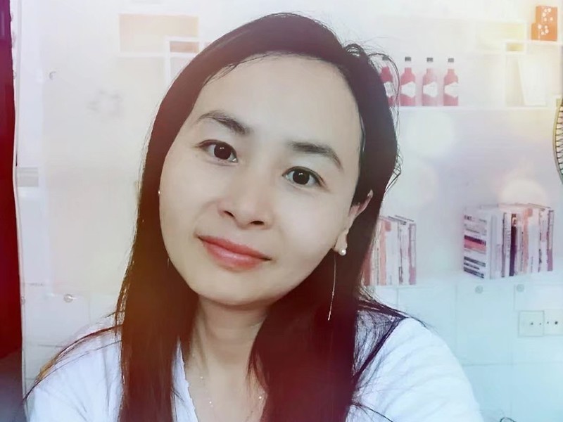 轻风一笑💋爱唱歌的主播海报