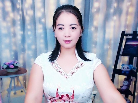 兰児求升一冠海报