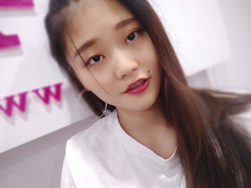 ❤❤瑾萱可可的主播海报