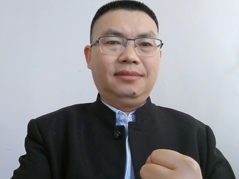 高峡庄庄主海报