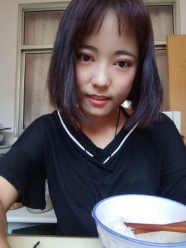 小娃妹主播照片