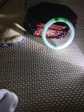 缅甸翡翠原石毛料直播主播照片