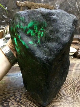 困困超级困主播照片