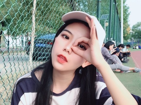 新人啵啵求守护海报