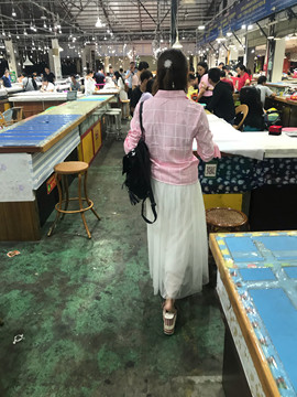 豪哥翡翠原石主播照片