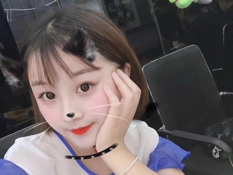 滢滢7ej海报