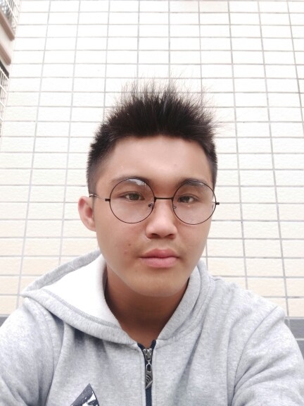 鸿少爷主播照片