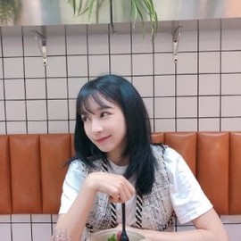莹莹miss869主播照片