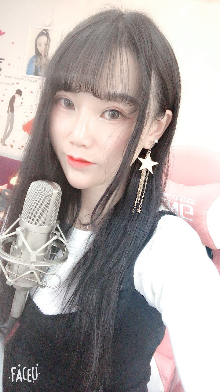 丨：香的主播照片