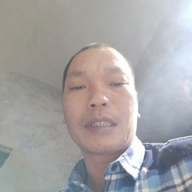 荔枝的大叔主播照片