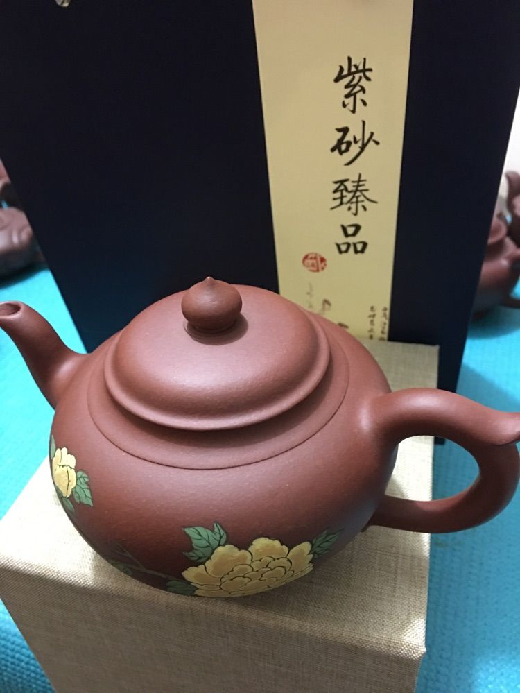 凤姐做紫砂壶自产自销的主播照片