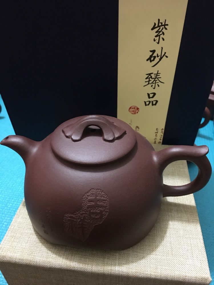 凤姐做紫砂壶自产自销的主播照片
