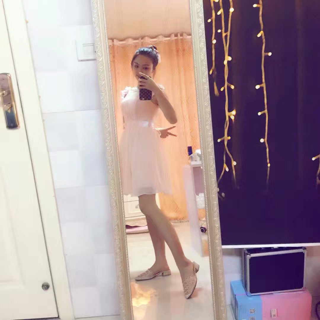 子涵祝大家新年快乐的主播照片