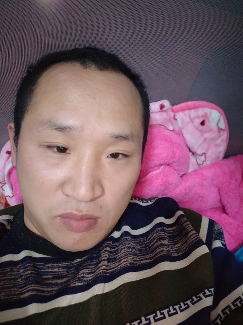 云南海亮的主播照片