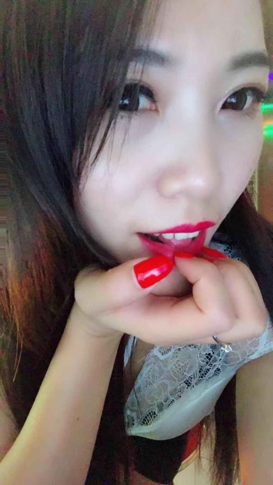 无心ღ只つ疼丝丝的主播照片