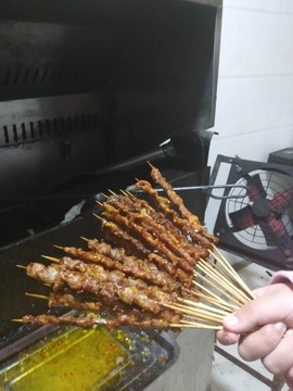 烧烤胖哥哥就玩玩主播照片