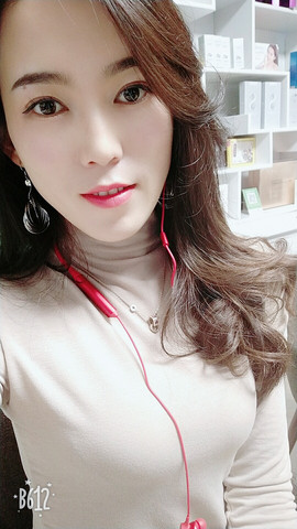 嘿，是你的子怡主播照片